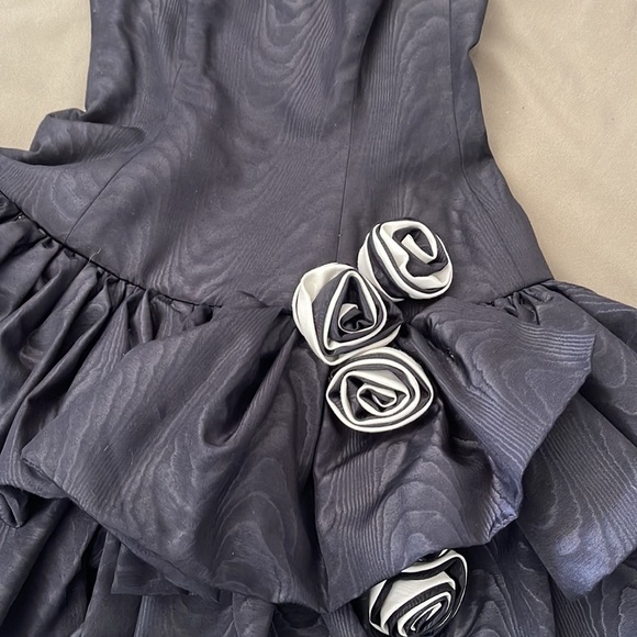 ENRIQUETA VERGARA  Viña Del Mar - Chile, Gorgeous strapless black  color Dress - Picture 11 of 16